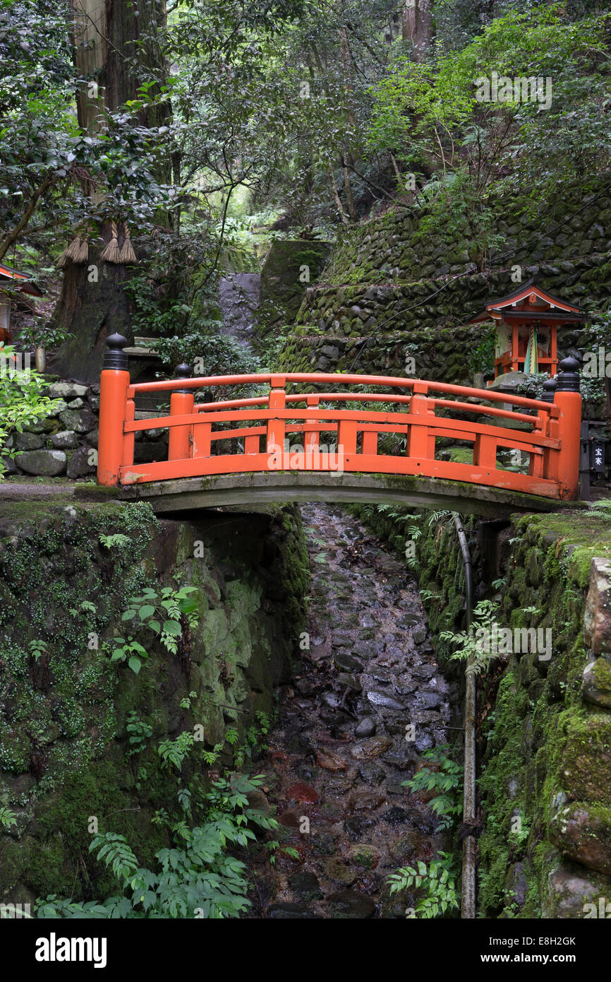 Japan, Kurama, rote Brücke Stockfoto