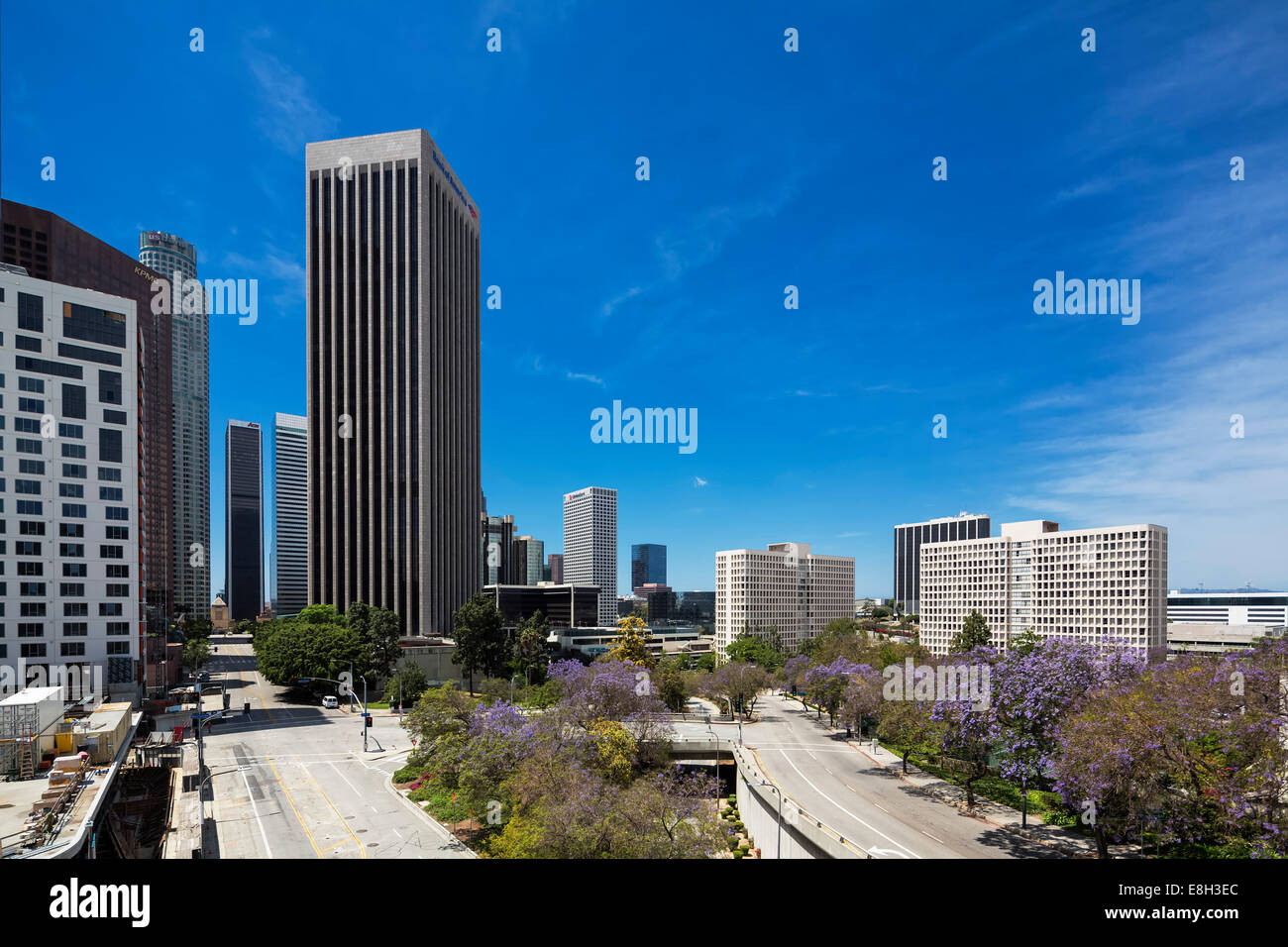 USA, California, Los Angeles, Musikanlage und Bank of America Stockfoto