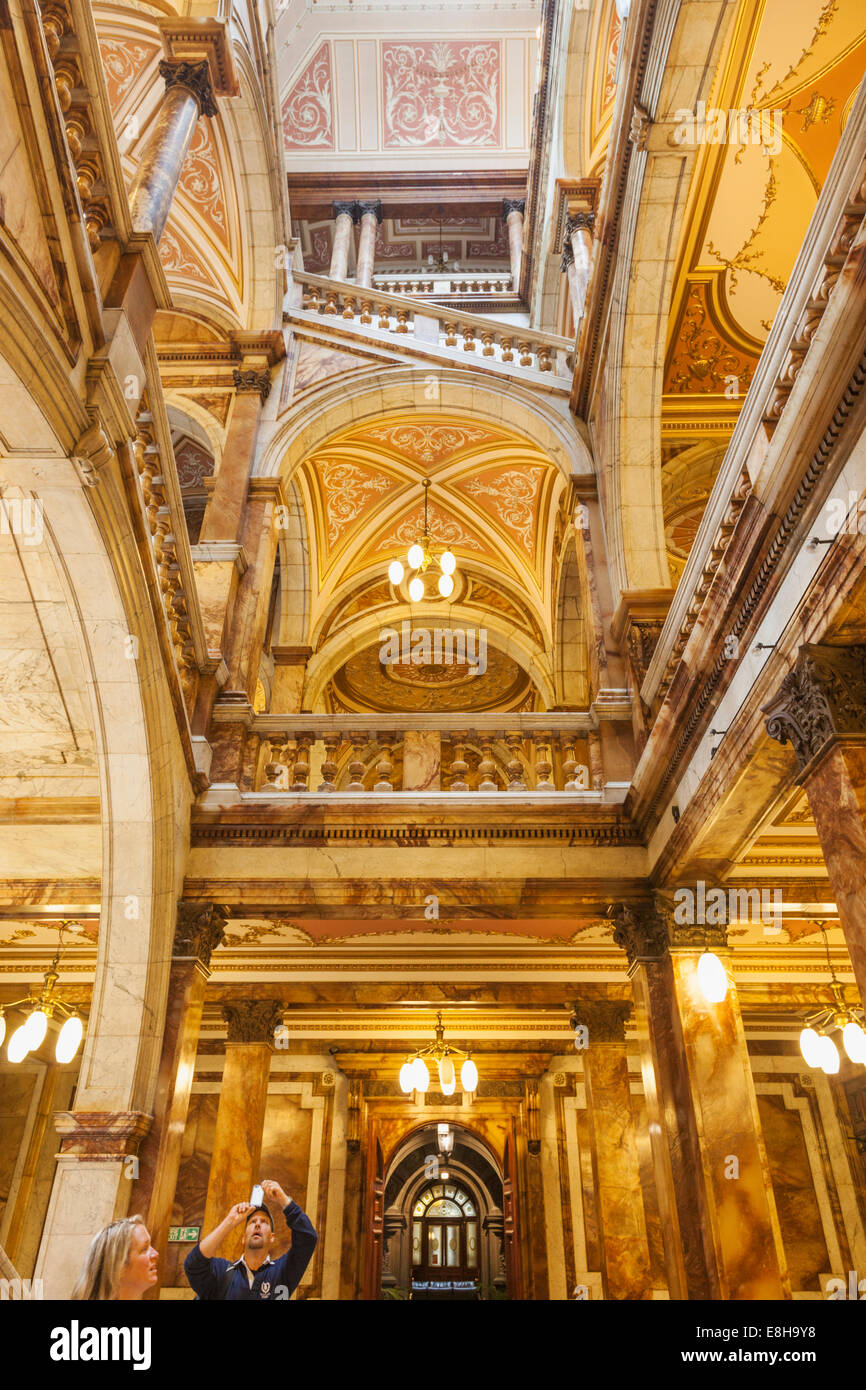 Schottland, Glasgow, George Square, Innenansicht des Glasgow City Chambers Gebäude Stockfoto