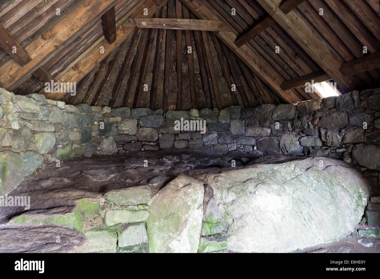 Innenraum des rekonstruierten Norse Mill Brennofens, Shawbost Isle of Lewis Hebriden Scotland UK Stockfoto