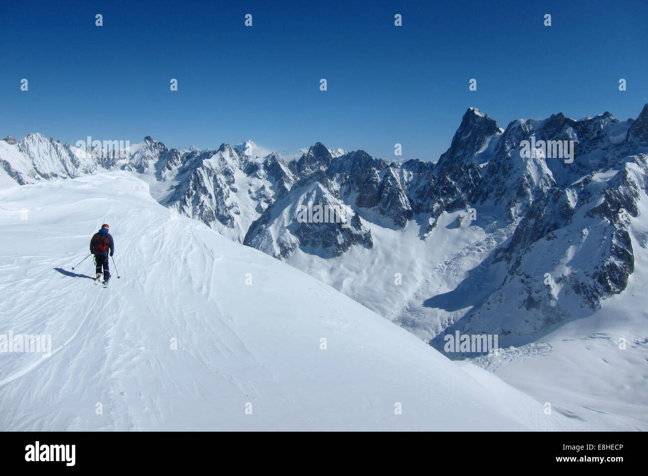 Skifahrer am Aiguille du Midi Stockfoto