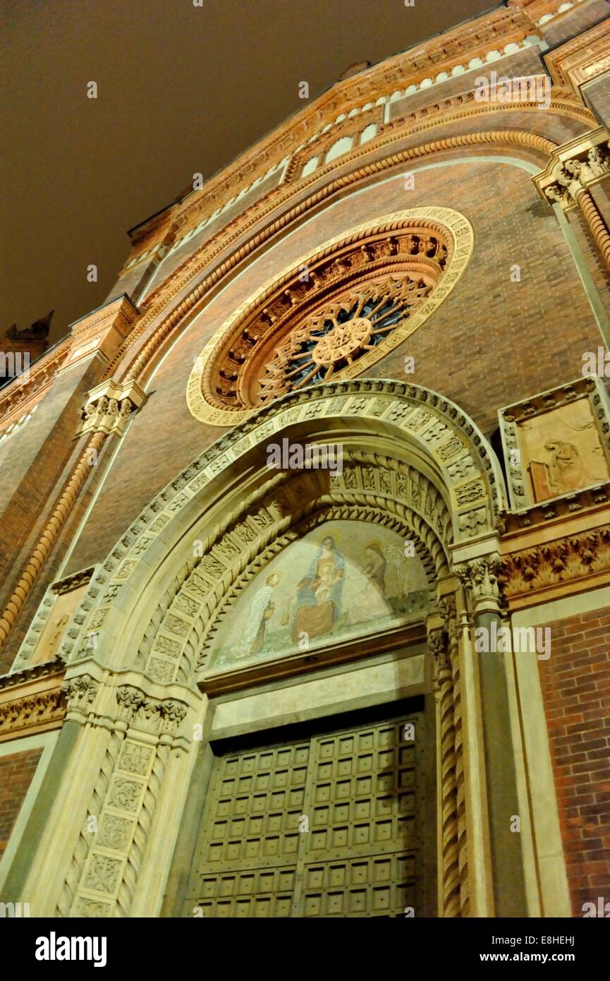 Chiesa di Santa Maria del Carmine (Mailand Italien Nachtsicht). Stockfoto