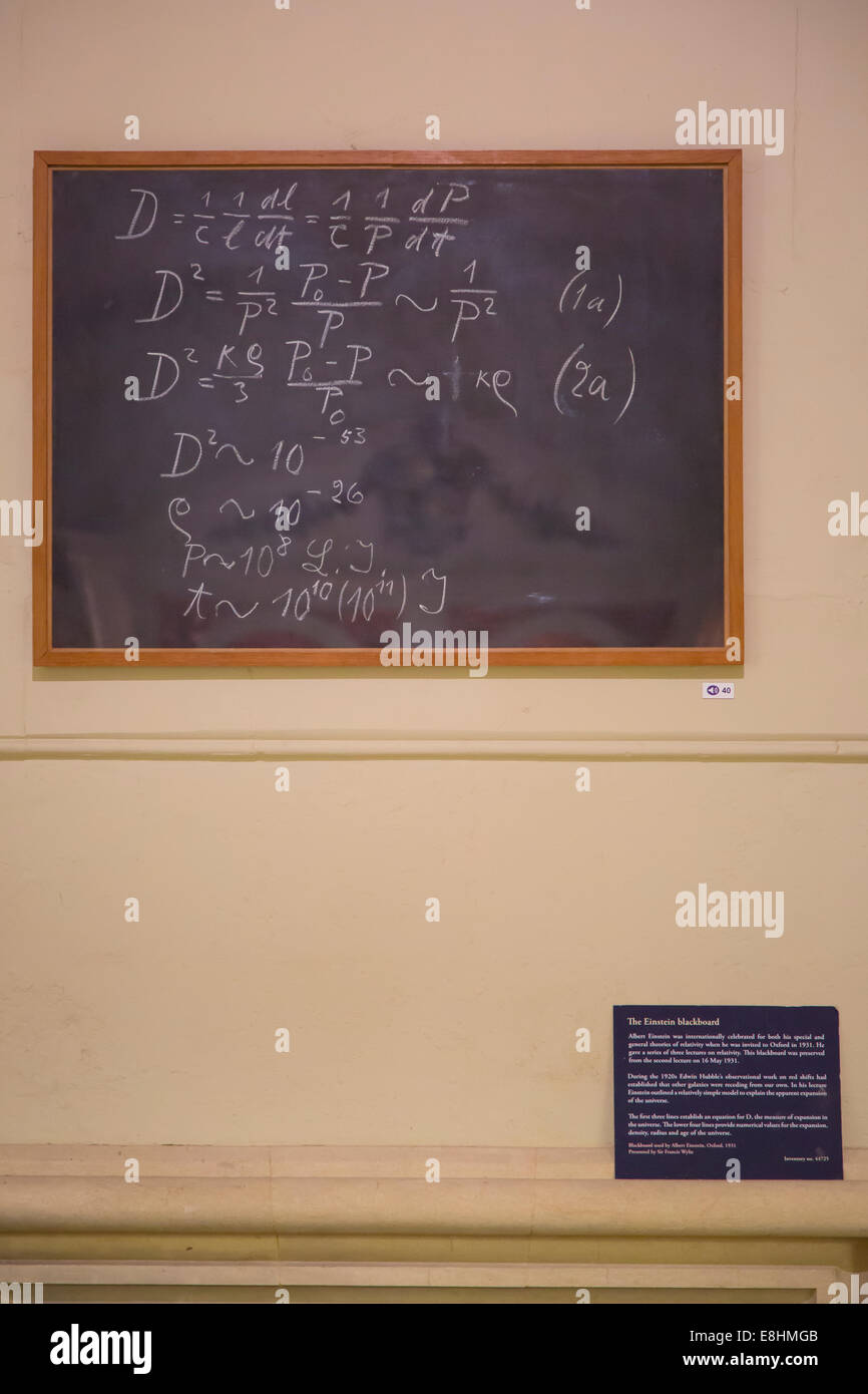 Blackboard erhalten nach einem Vortrag von Albert Einstein an der Universität Oxford, 1931, Science Museum, Oxford, England Stockfoto