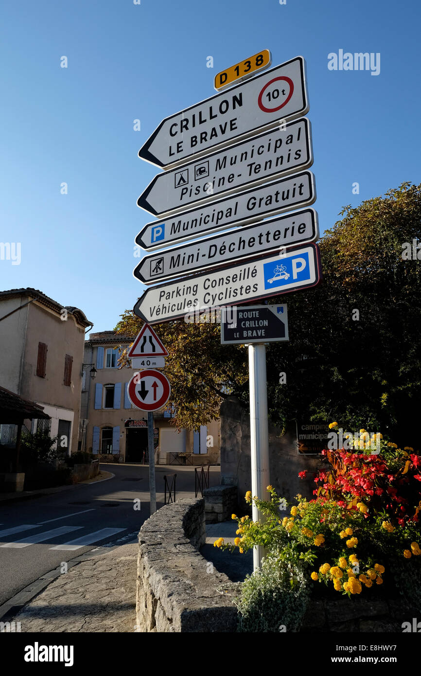 Richtung Zeichen im Dorf Bedoin, Provence, Italien Stockfoto