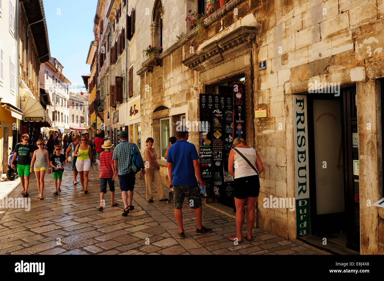 Gasse in der Altstadt, Porec, Istrien, Kroatien Stockfoto