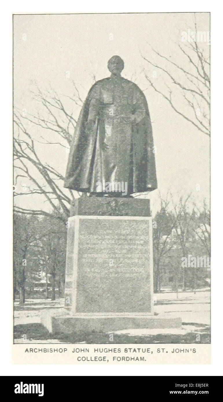 Eine Illustration aus dem Jahr 1893, die die Statue des Erzbischofs John Hughes am St. John’s College in Fordham zu Ehren der prominenten Persönlichkeit der katholischen Kirche in New York zeigt. Stockfoto