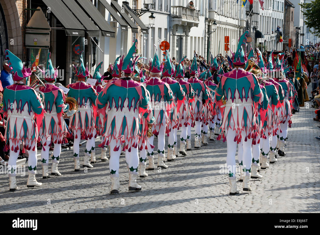 Der Umzug des goldenen Baumes. Stockfoto