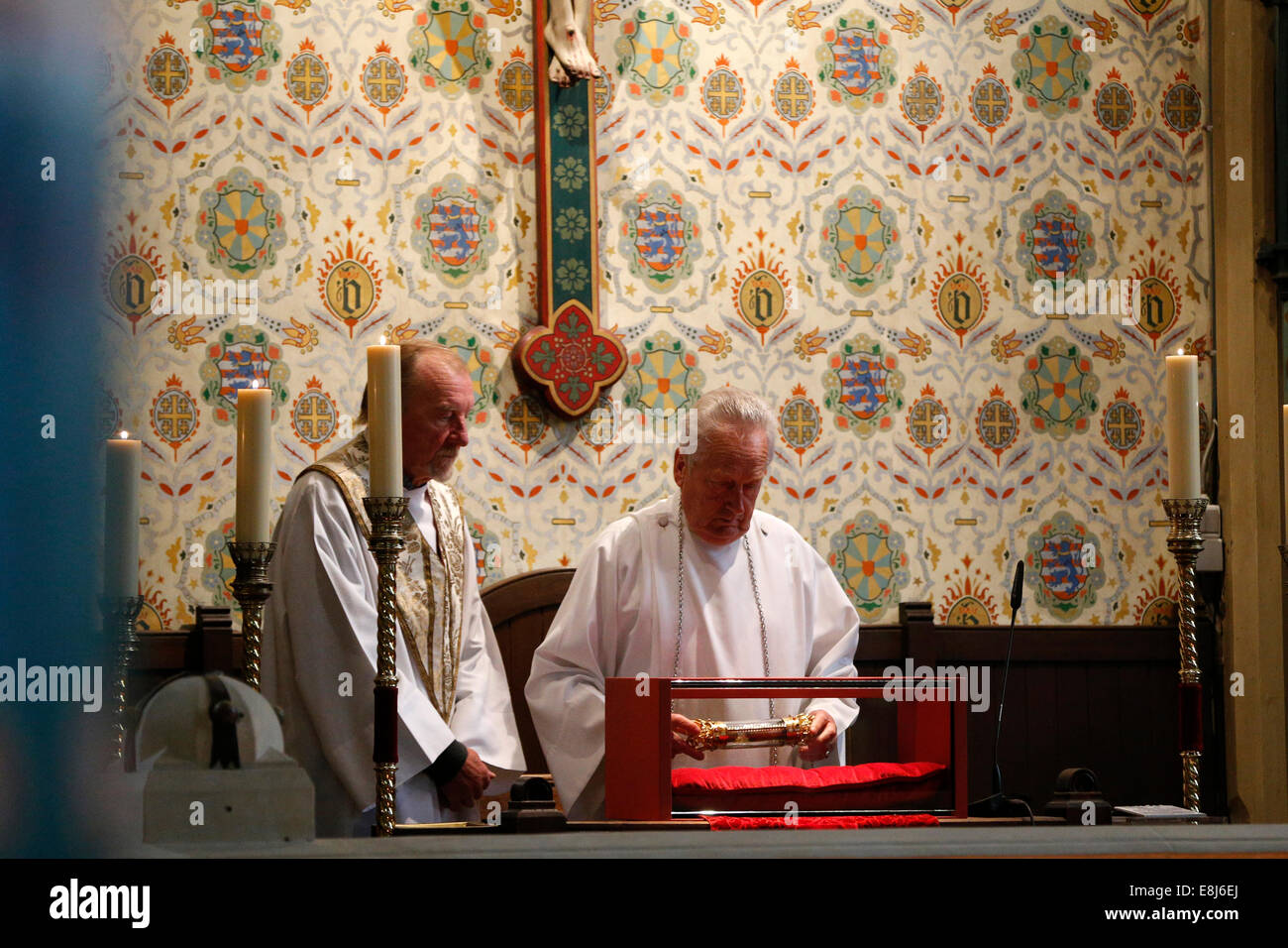 Heilig-Blut-Basilika. Verehrung des kostbaren Blutes. Stockfoto
