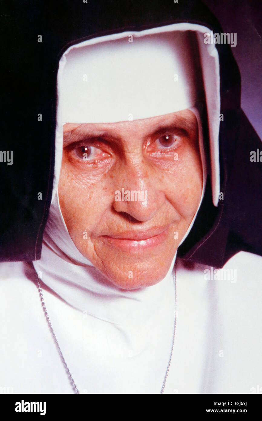 IRM‹ (Schwester) Dulce Pontes, S.M.I.C., war (26. Mai 1914 Ð 13. März 1992) eine brasilianische katholische Franziskaner-Schwester, die die gefunden wurde Stockfoto