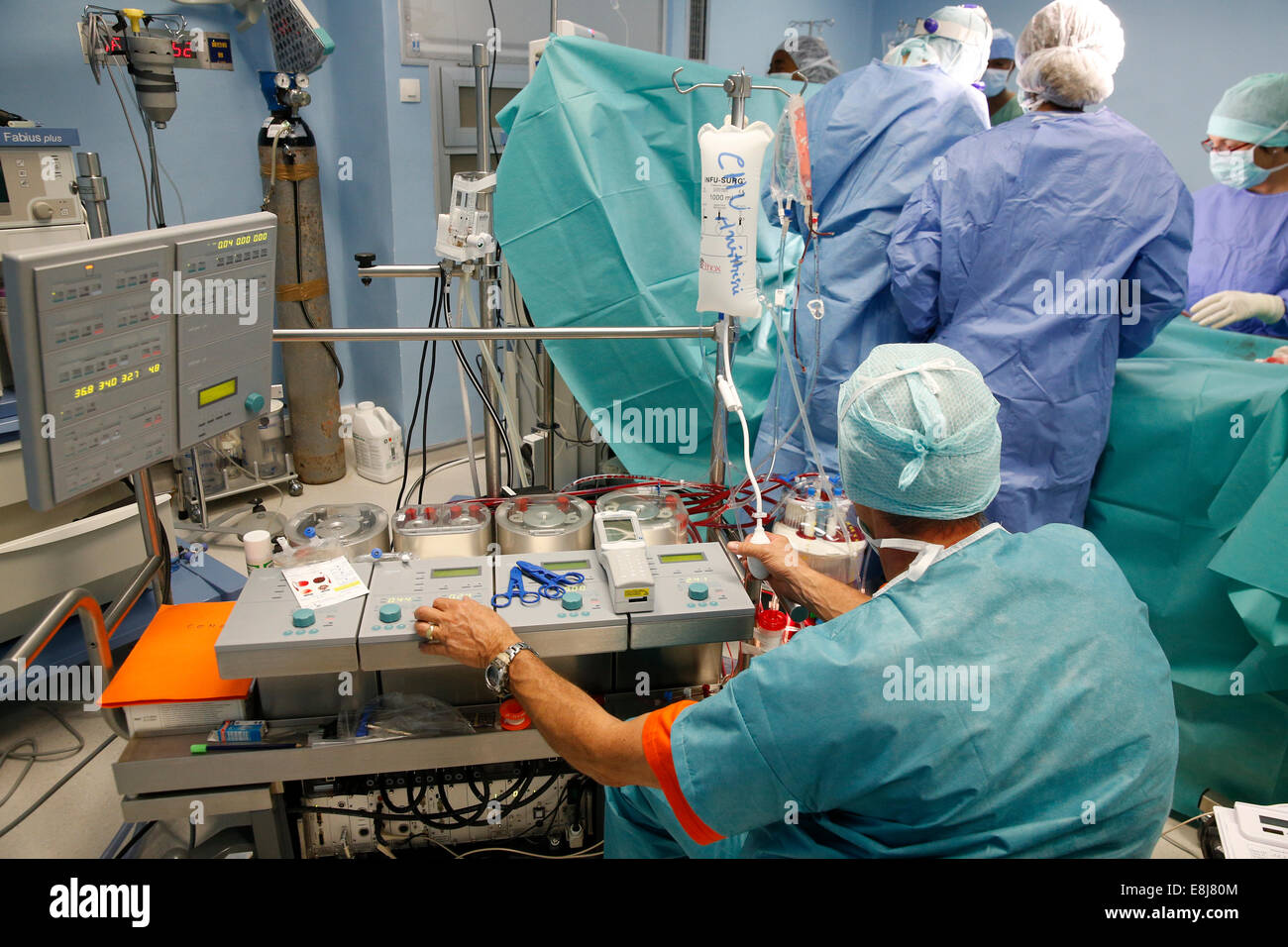 Brazzaville-Krankenhaus. OP-Saal. CEC. Zusätzliche körperliche Durchblutung  Stockfotografie - Alamy