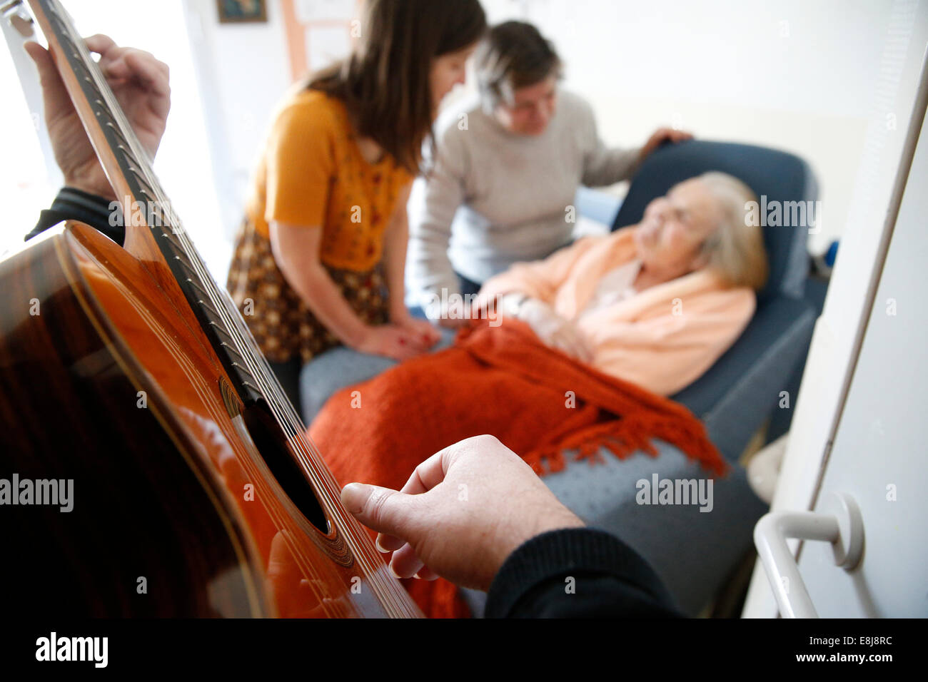 Französische N.G.O Musique et SantŽ (Musik und Gesundheit). Musiktherapie. Stockfoto