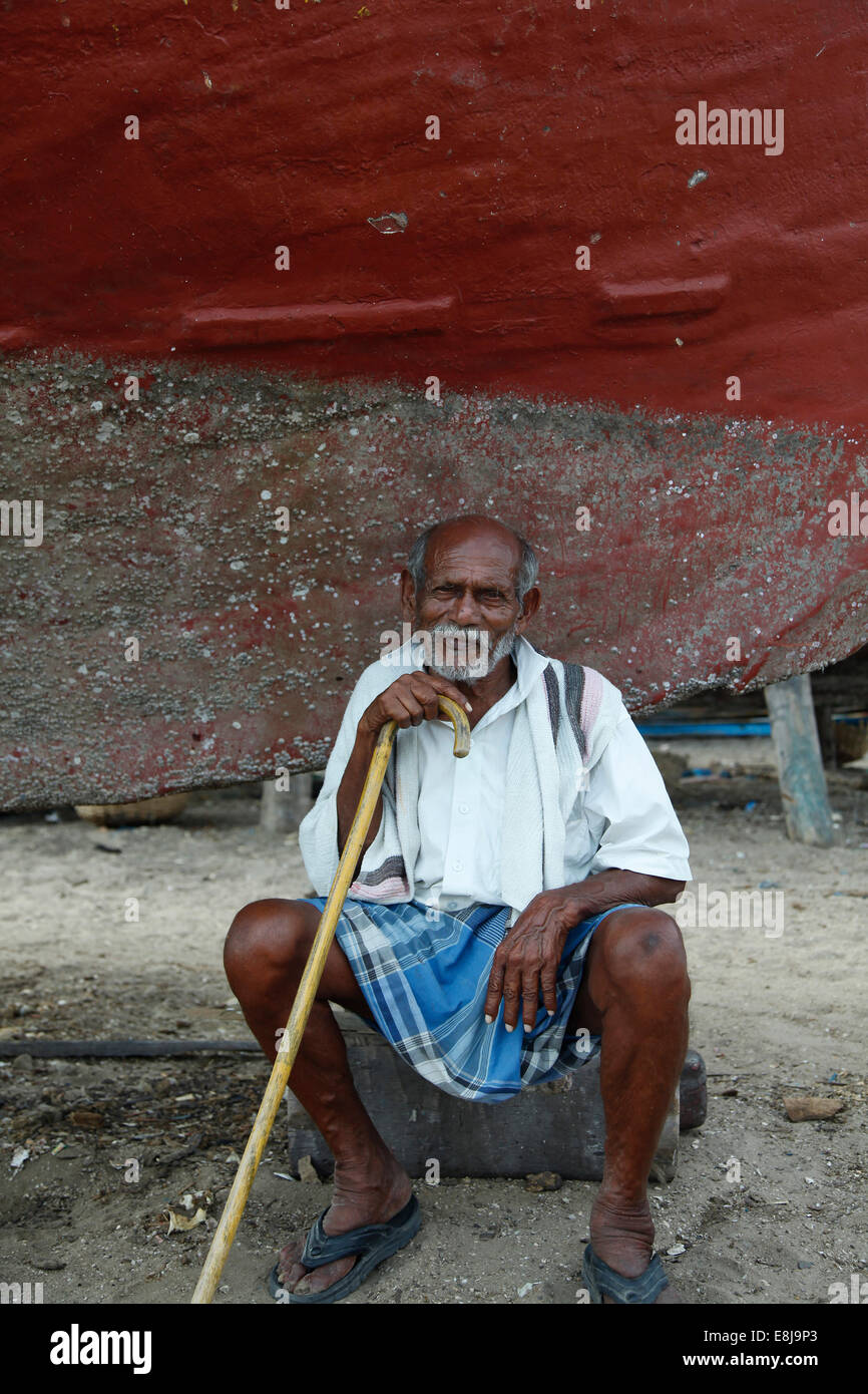 Älterer Mann in Rameshwaram Werft. Stockfoto