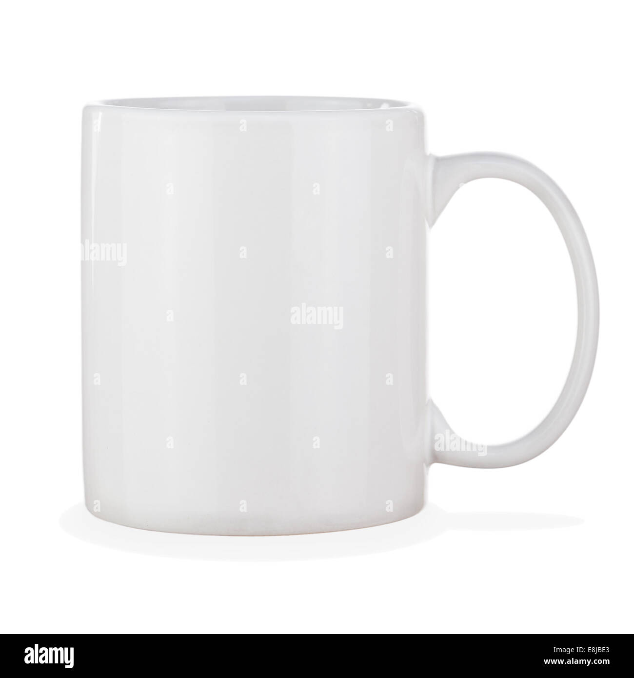 Weiße Keramik Kaffeetasse Isolated on White Background. Seitenansicht. Stockfoto