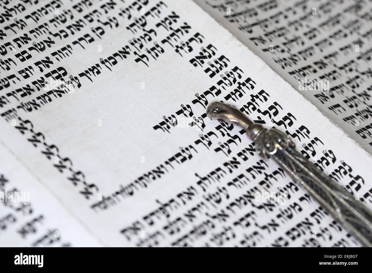 Thora Rolle Jüdischen Thorarolle mit Zeiger. Die zehn Gebote Stockfotografie - Alamy