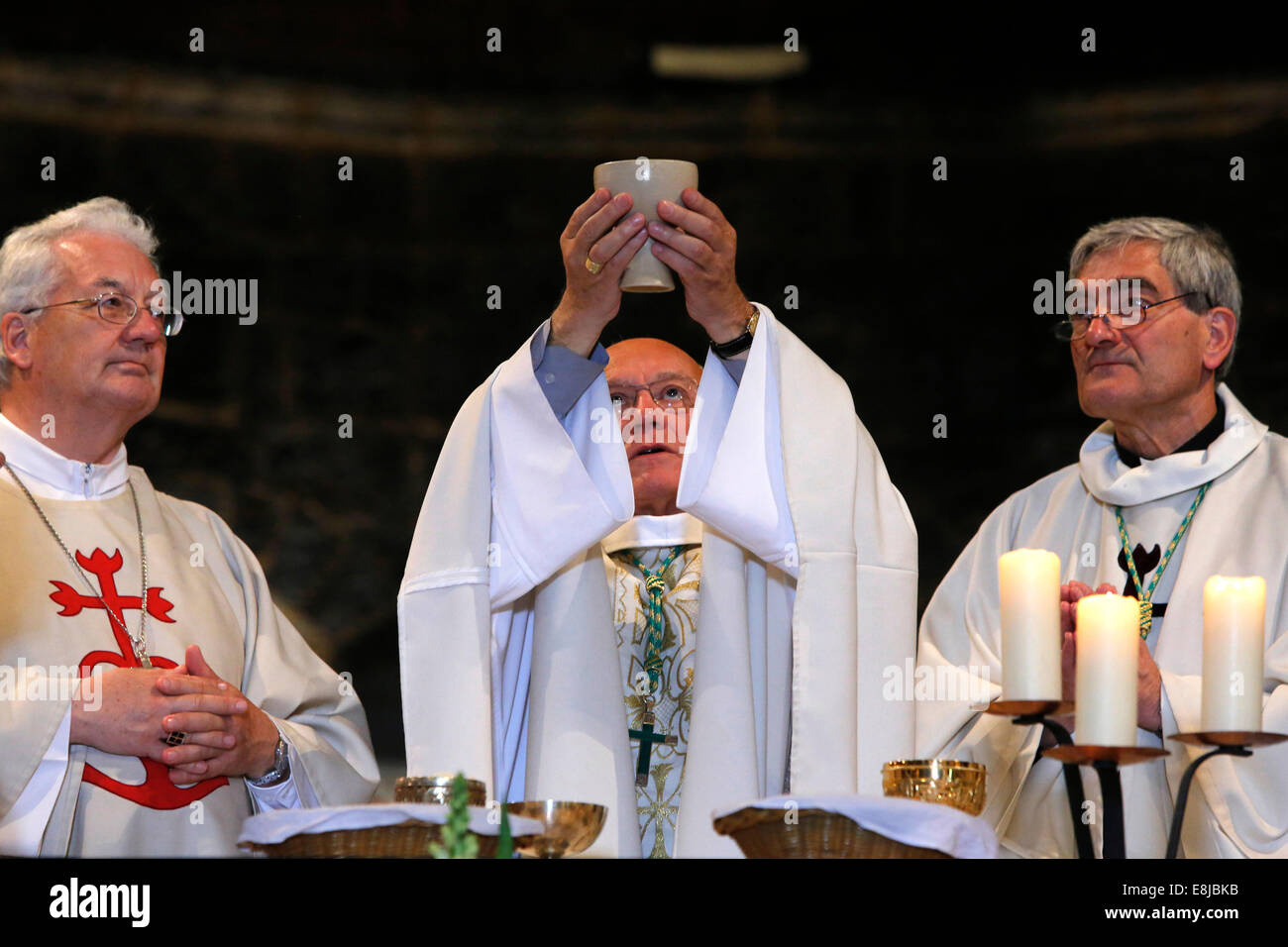 Messe in der Kirche von Les Saintes-Marie-de-la-mer Stockfoto