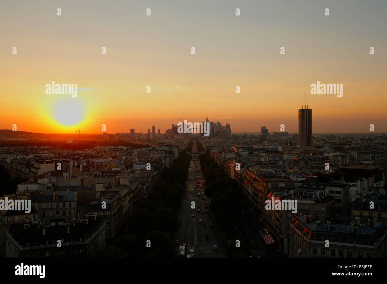 Paris-Stadt. Die Wolkenkratzer von La DŽfense im Hintergrund. Stockfoto