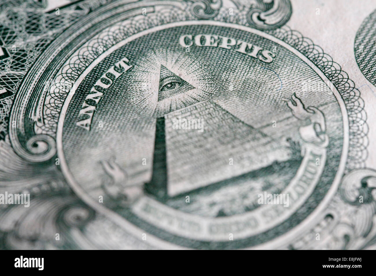 Die Umkehrung Der Der Vereinigten Staaten Ein Dollar Schein Zeigt Eine Pyramide Mit 13 Stufen Und Das Auge Der Vorsehung Stockfotografie Alamy