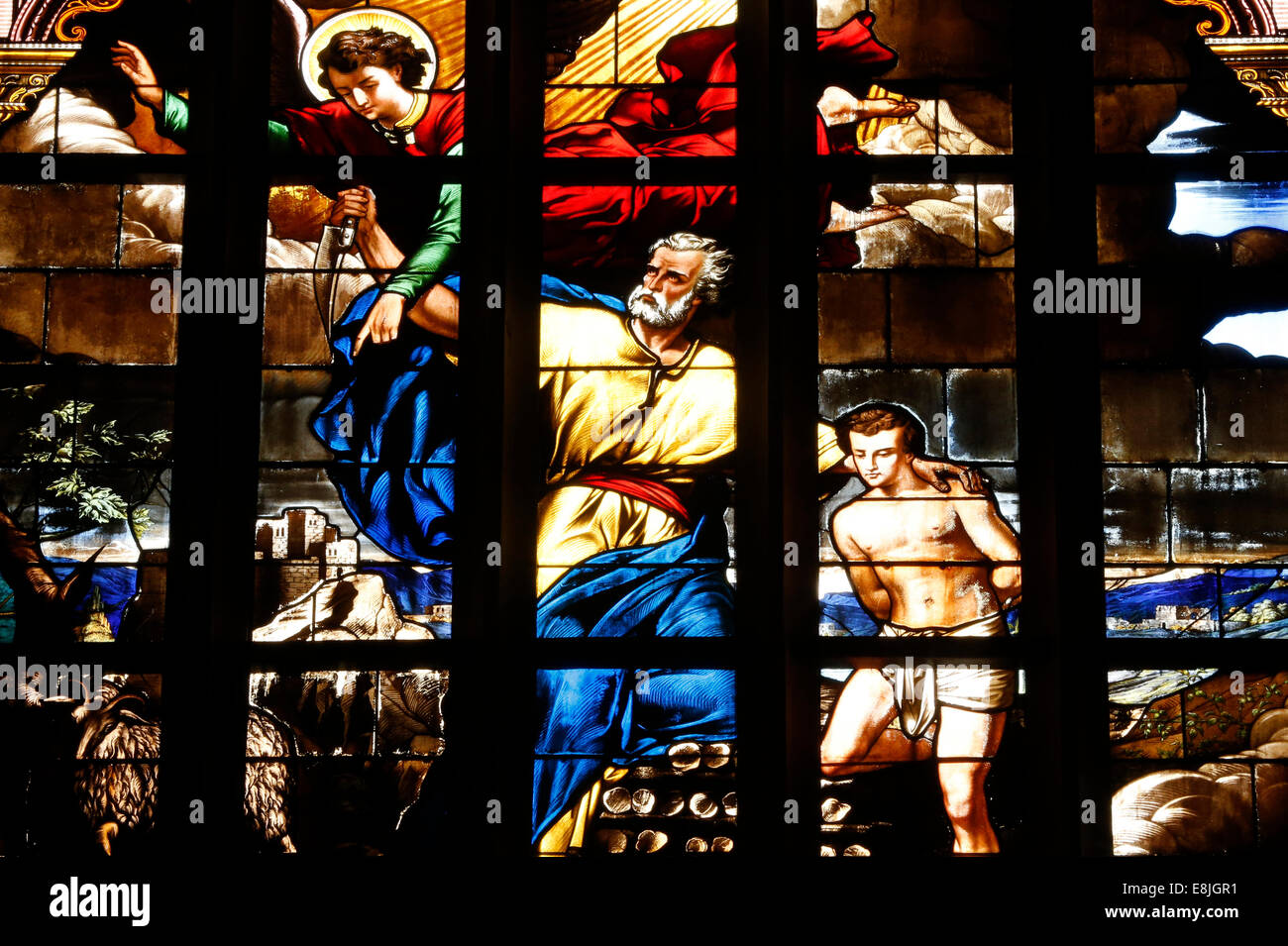 Buntglas-Fenster. Opferung Isaaks. Stockfoto