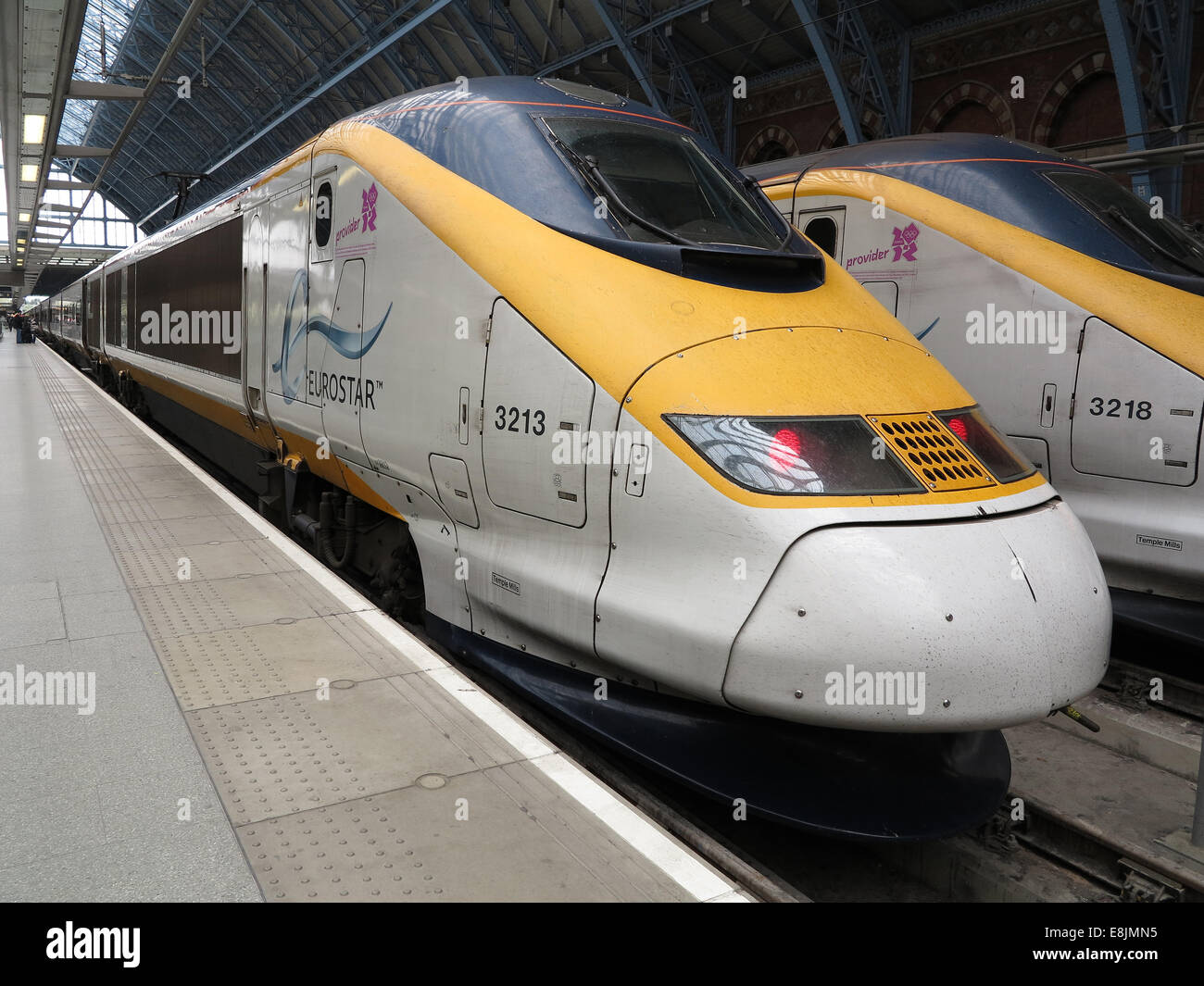 Eurostar-Züge im Bahnhof St Pancras Stockfoto