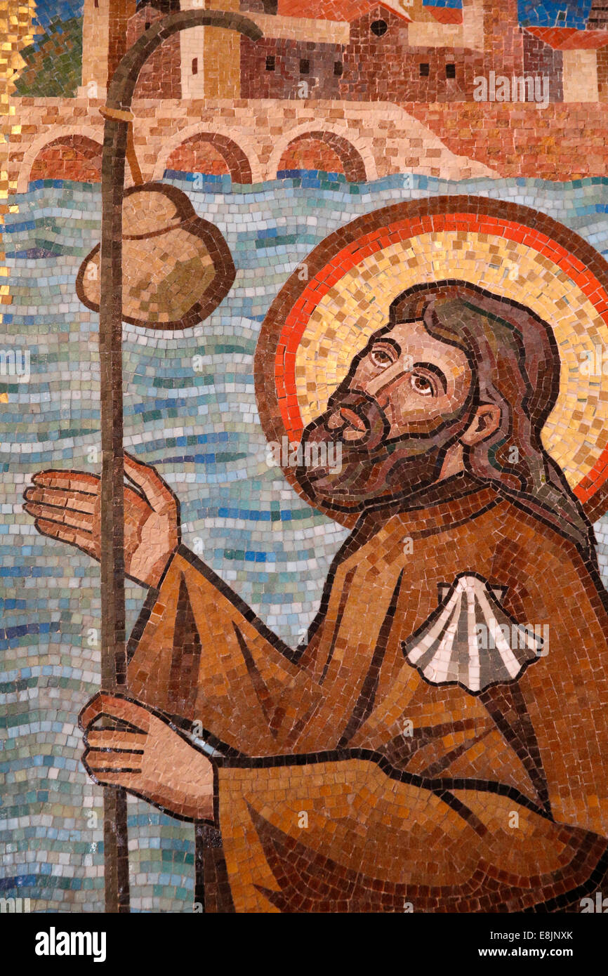 Saint James mit seinem Wanderstab.  Basilika der Verkündigung. Stockfoto