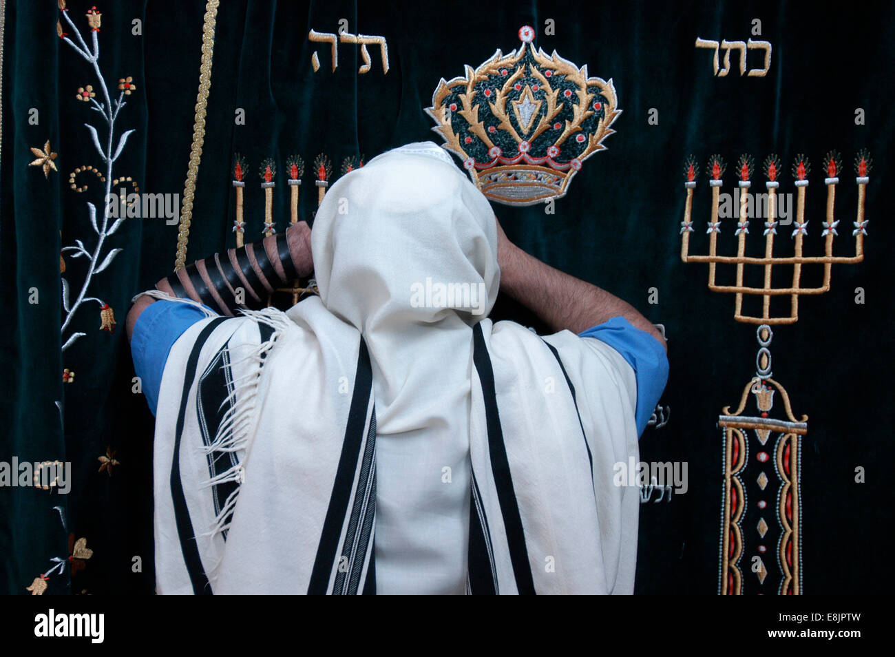 Orthodoxe Juden beten an Simeon Bar Yochai das Grab am Berg Meron Stockfoto