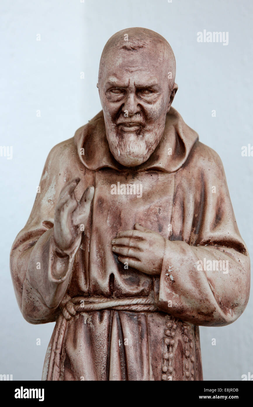 Padre Pio Skulptur Stockfoto