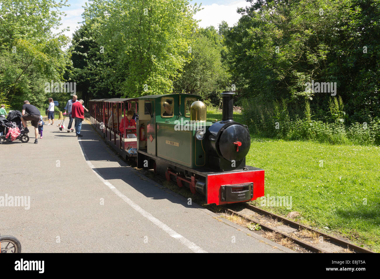 Miniatur-Eisenbahn in Haigh Hall, Wigan. Haigh Hall ist ein Landhaus und großen öffentlichen Park von Wigan Borough Council geführt. Stockfoto