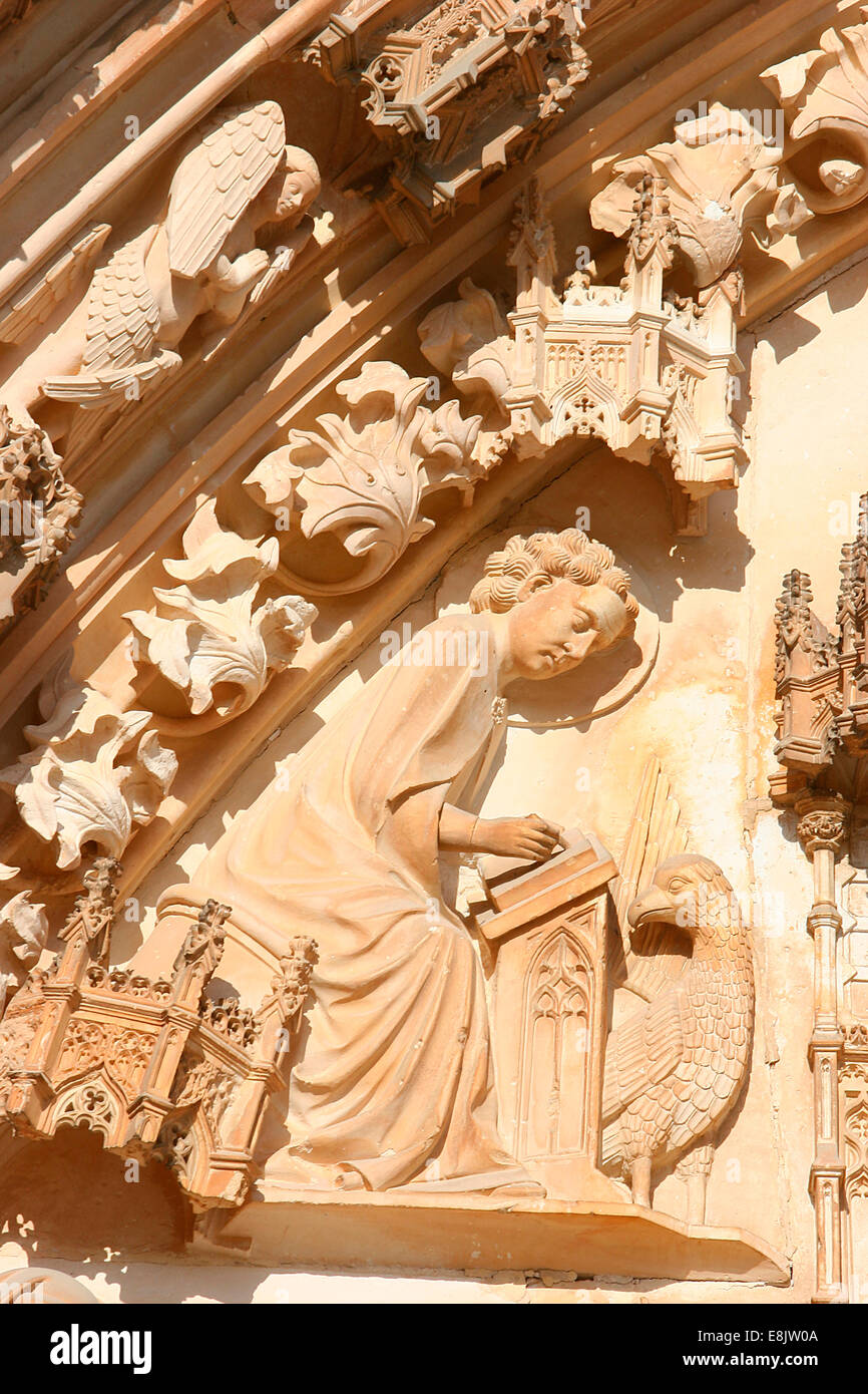 Kloster Batalha: Evangelist Johannes und der Adler, sein Symbol Stockfoto