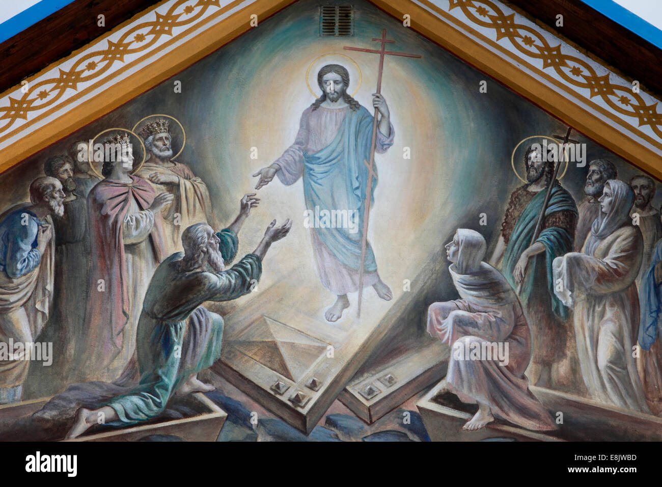 Russische orthodoxe Kirche.  Christus, umgeben von Mandorla, hilft Adam und Eva. Stockfoto