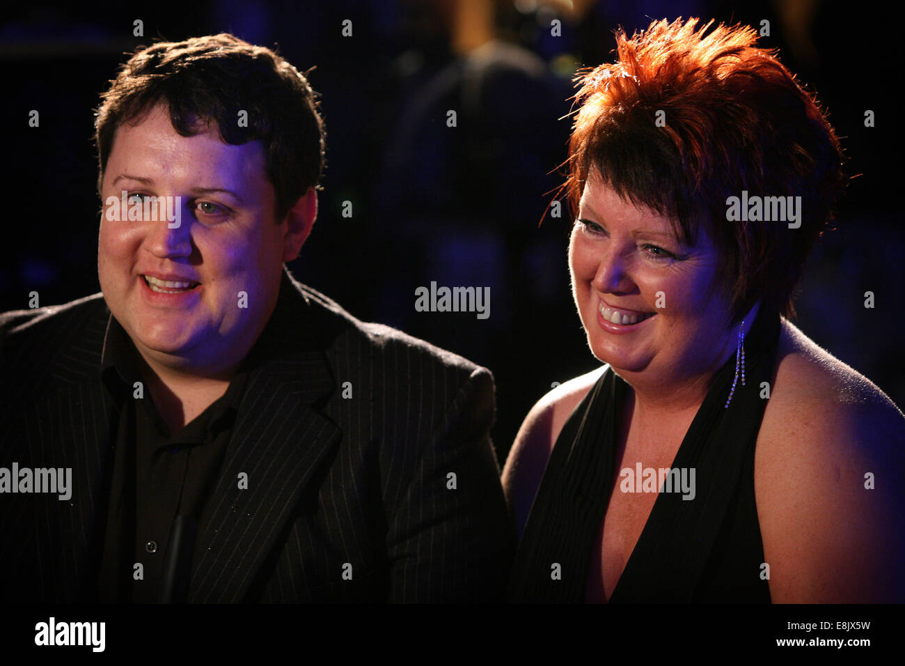 Gary Newlove Charity-Dinner im Halliwell Jones Stadium Warrington.  Peter Kay und Helen Newlove. Foto: Chris Bull Stockfoto