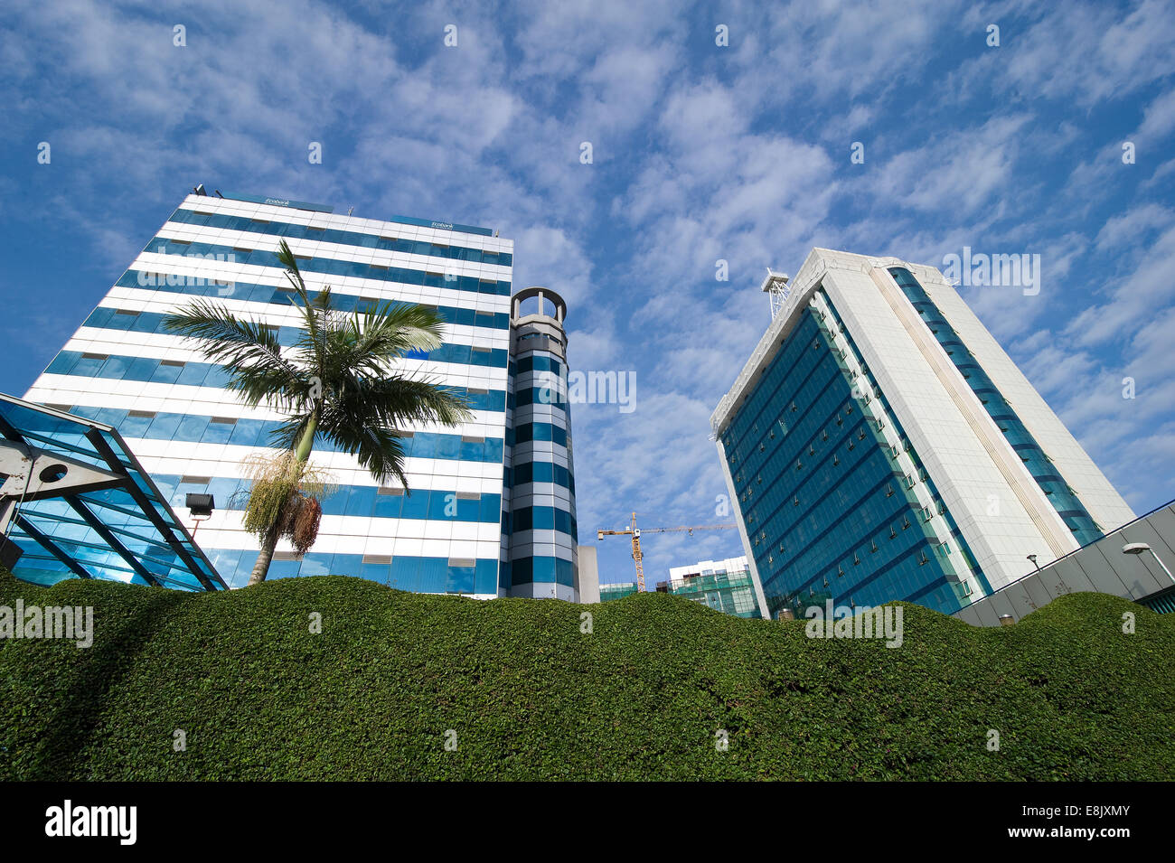 Ruanda, KIGALI: Ruandas Hauptstadt hat einige wirklich modernen Teile neben ländlichen Gebieten. Stockfoto