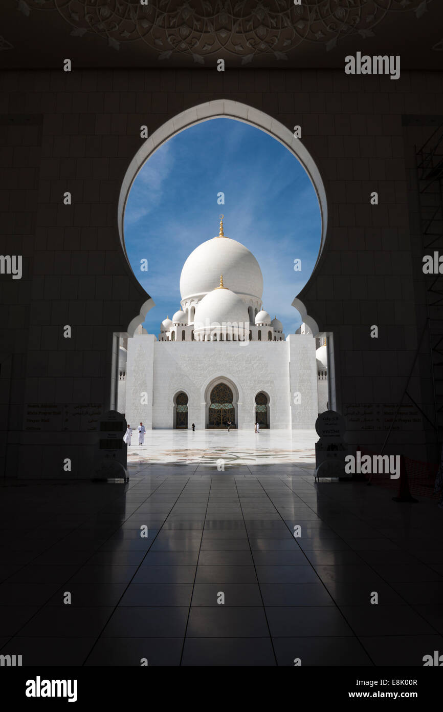Weiße Moschee, Abu Dhabi, Vereinigte Arabische Emirate Stockfoto