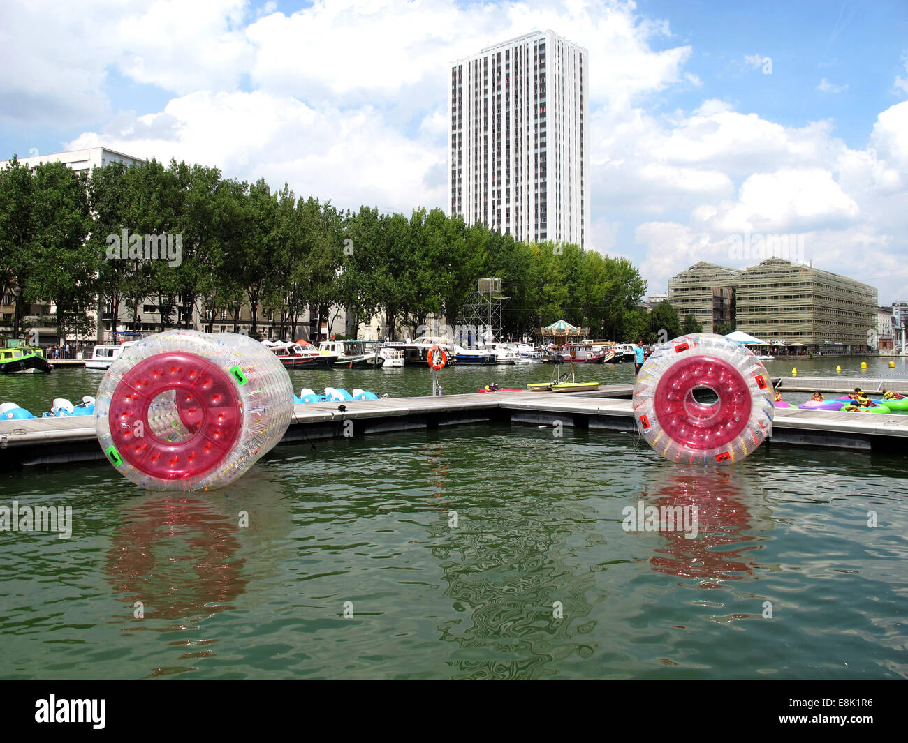 Paris Plage, Magasins Generaux, allgemeine Geschäfte, Bassin De La Villette, Canal Saint-Martin, Paris, Frankreich Stockfoto