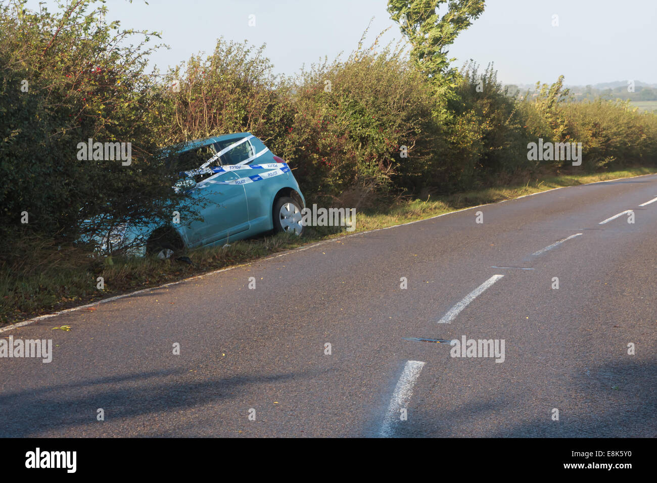 Leicestershire Landstraßen. 9. Oktober 2014.  Neue Zahlen von der Abteilung für Transport zeigen, dass im Durchschnitt drei Menschen jeden Tag auf Großbritanniens Straßen was, dass Autofahrer 11mal wahrscheinlicher sterben bedeutet zu sterben bei einem Autounfall auf der Landstraße als eine Autobahn. Landstraßen präsentieren unterschiedliche treibende Gefahren, die im Vergleich zu den Gefahren, die auf einer Straße gefunden. Landwirtschaftliche Fahrzeuge, Nutztiere, rutschigen wegen Laub auftreten zu diesem Zeitpunkt des Jahres plus viel mehr.  Bildnachweis: Jim Harrison/Alamy Live-Nachrichten Stockfoto