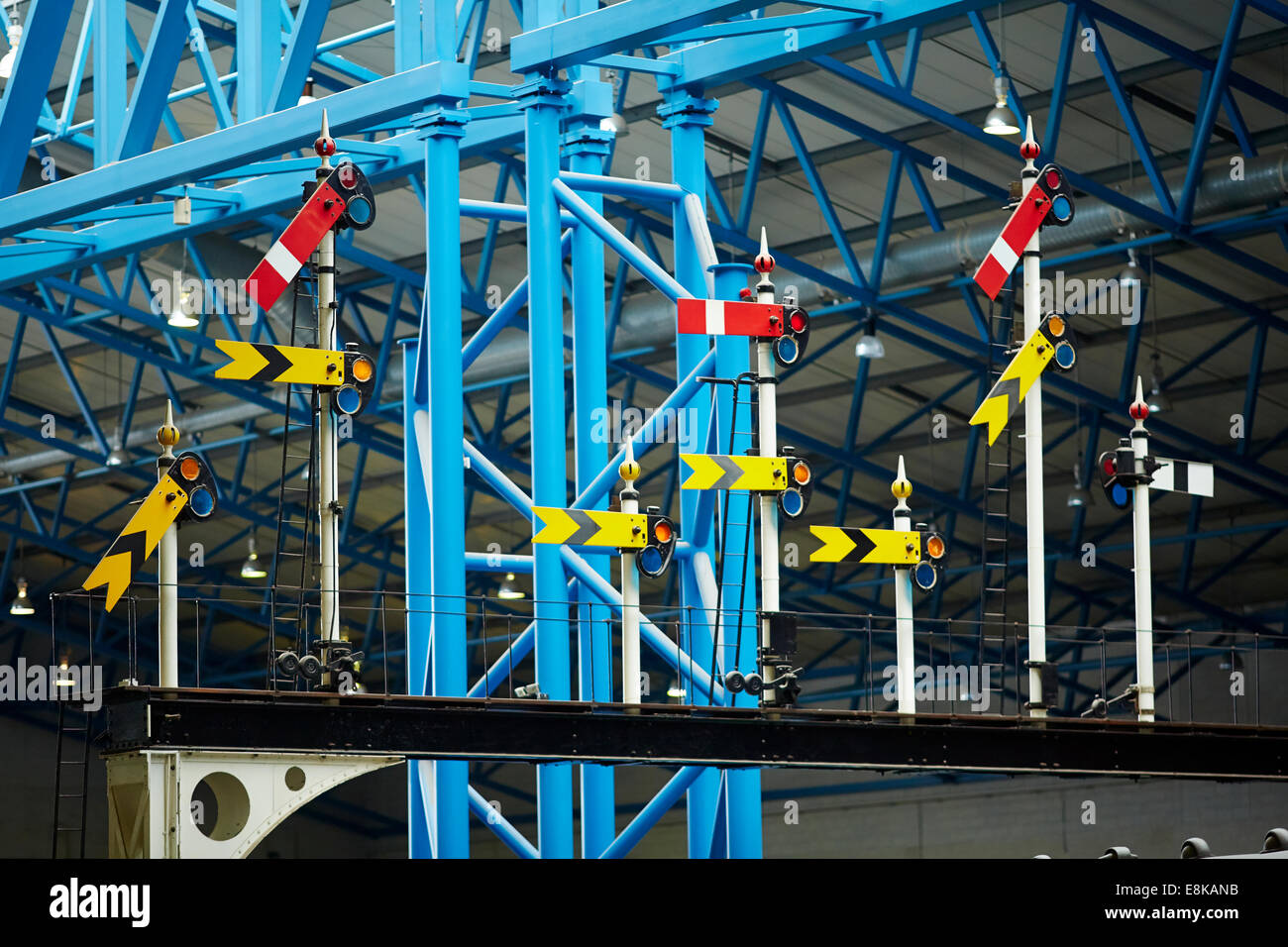 Semaphore Signale auf dem Display im National Railway Museum in York Yorkshire UK Stockfoto