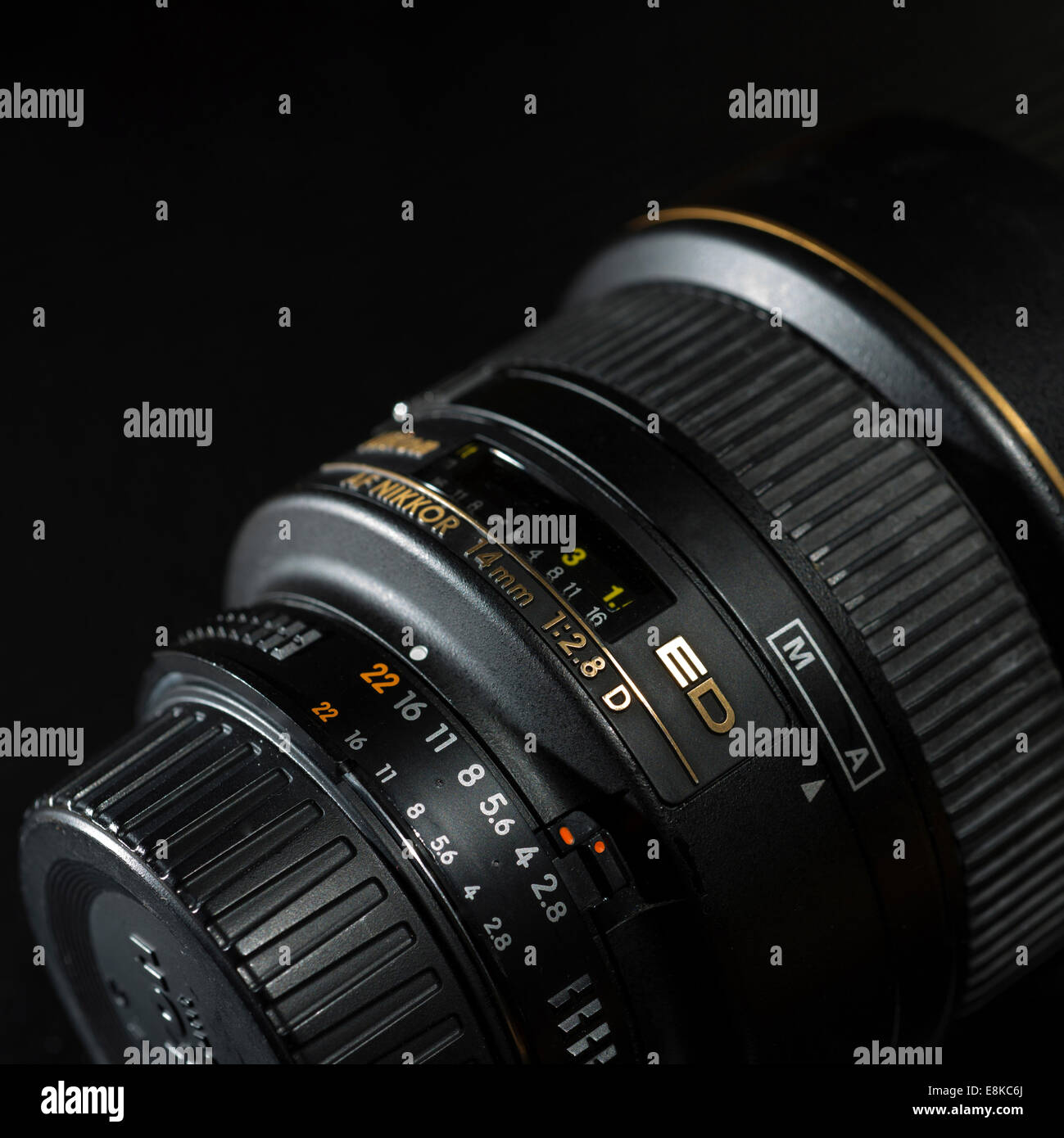 Nikon 14mm super-Weitwinkel-Autofokus-DSLR Objektiv. Stockfoto