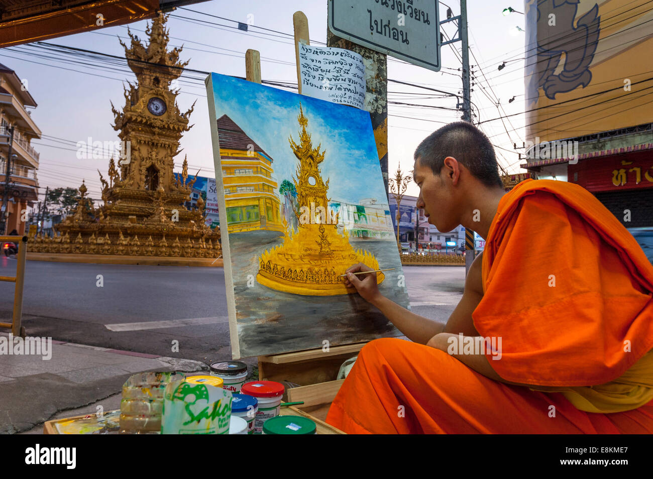 Buddhistischer Mönch einen Uhrturm, Malerei, Wiang Mueang, Chiang Rai, Chiang Rai Provinz, Nord-Thailand, Thailand Stockfoto