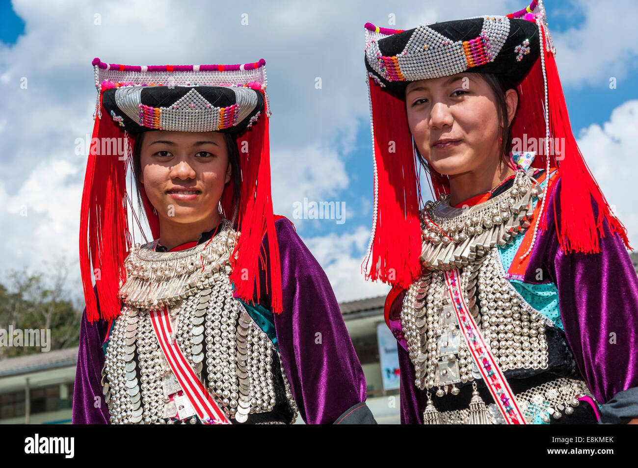 Traditionell gekleidete junge Frauen aus der Lisu Menschen, ethnischer Minderheiten, Bergstämme, Porträt, Mae Hong Son Provinz Stockfoto