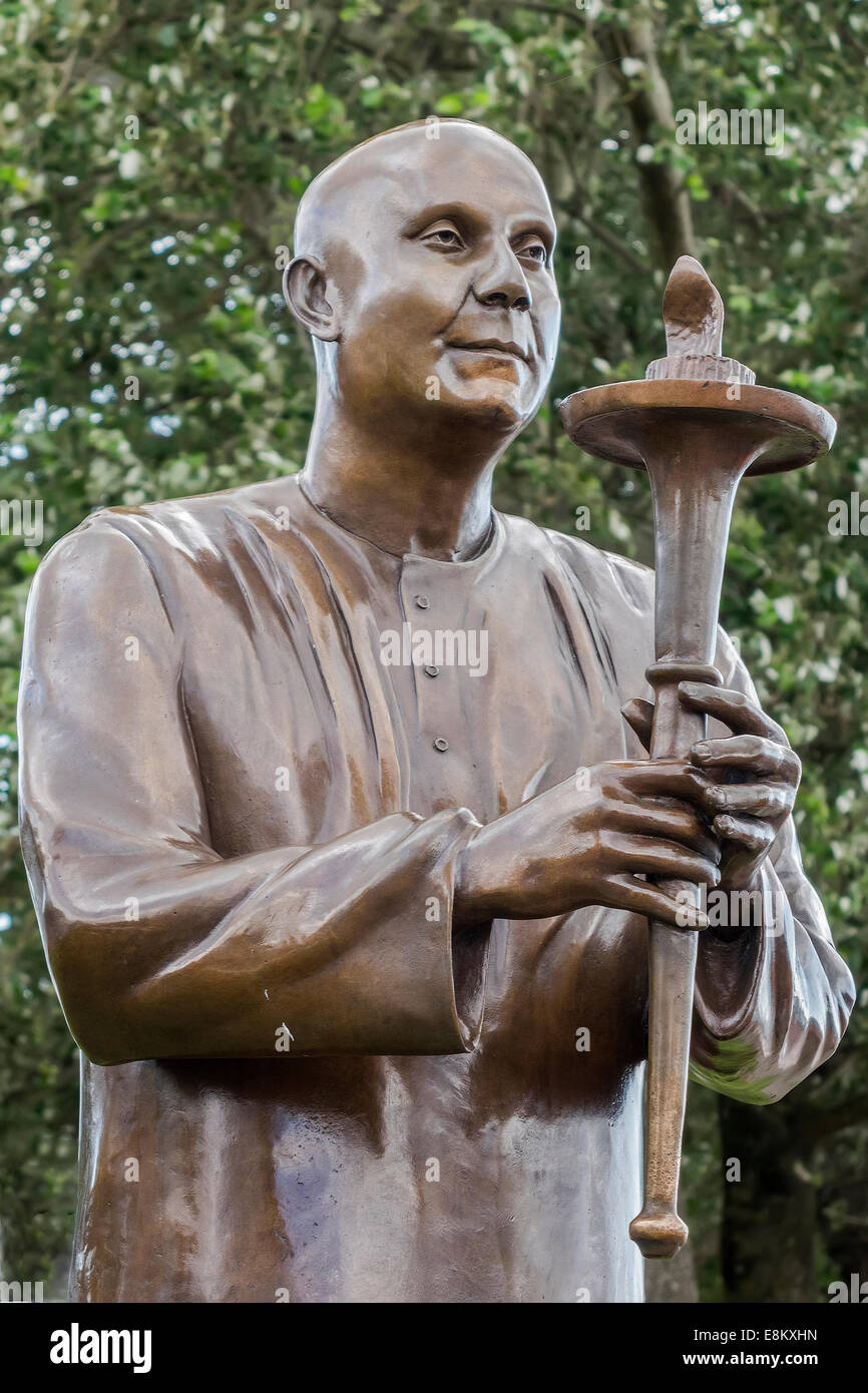 Welt Harmonie Frieden Statue Cardiff Bay Glamorgan UK Stockfoto