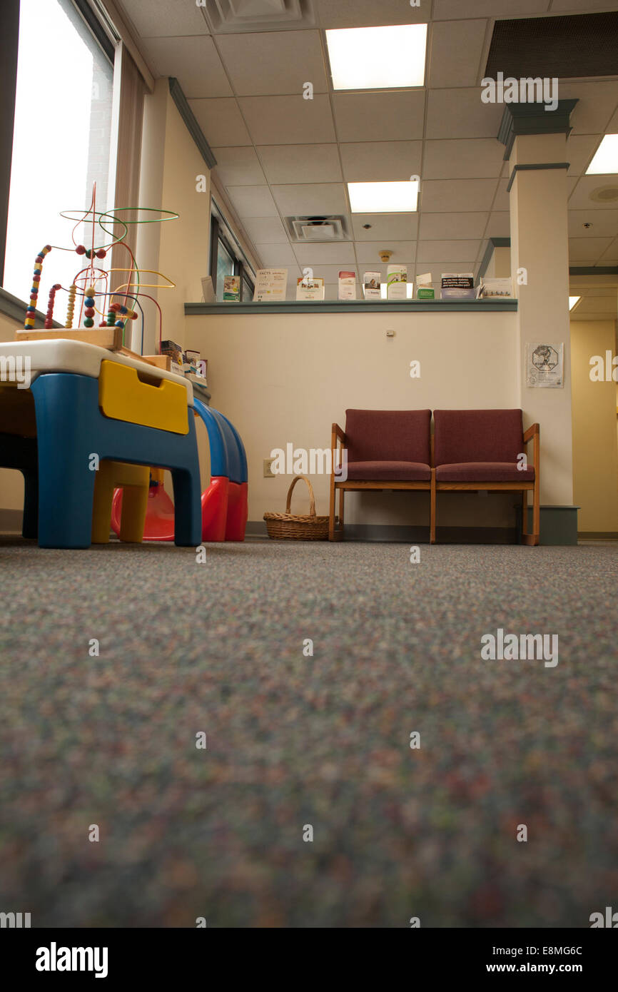 Wartebereich in Nachbarschaft Klinik in Pittsfield, Massachusetts. Stockfoto