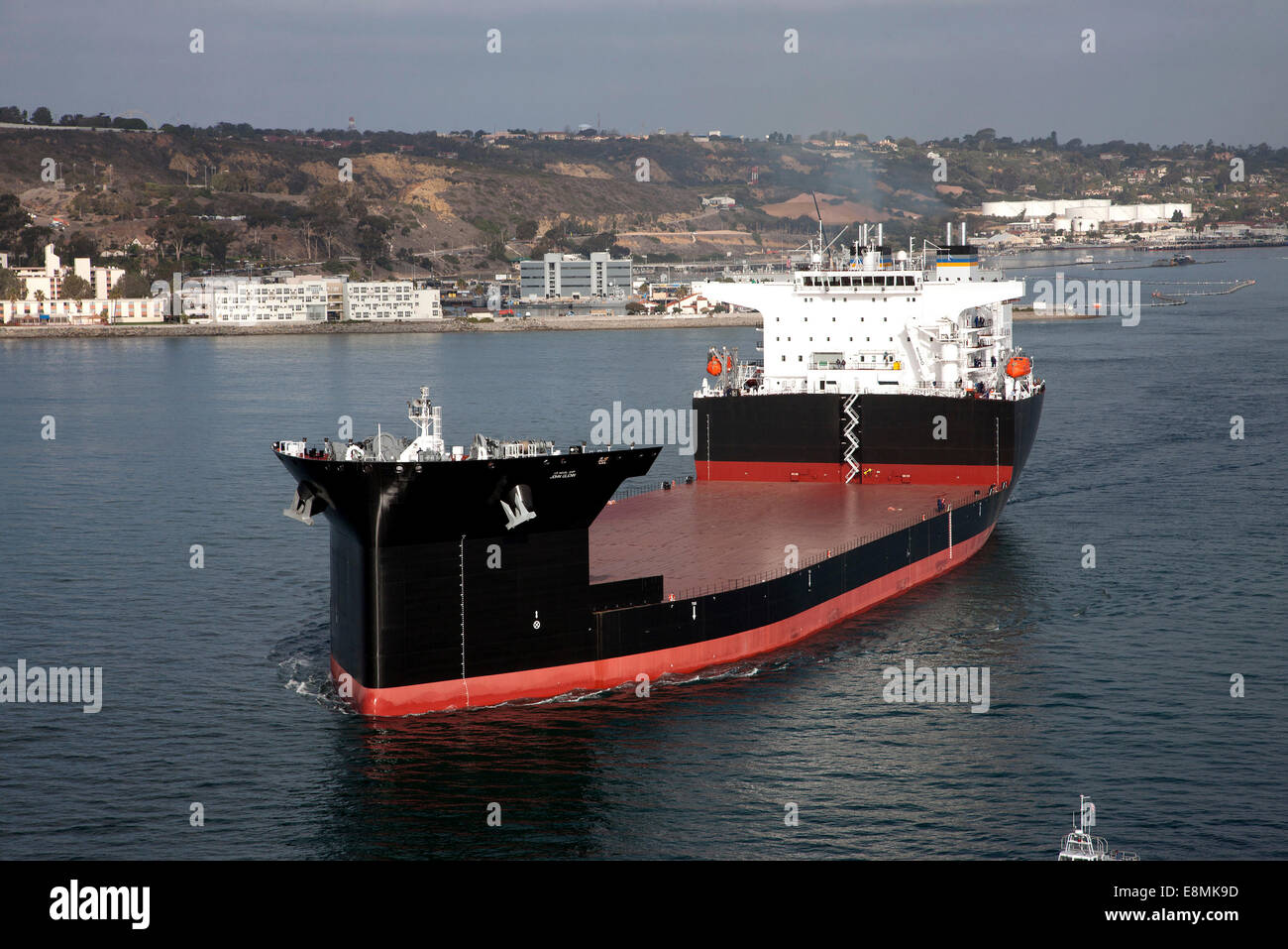 San Diego, 9. Januar 2014 - The Military Sealift Command mobile Landungsschiff USNS John Glenn (MLP-2) im Gange aus dem Neff Stockfoto