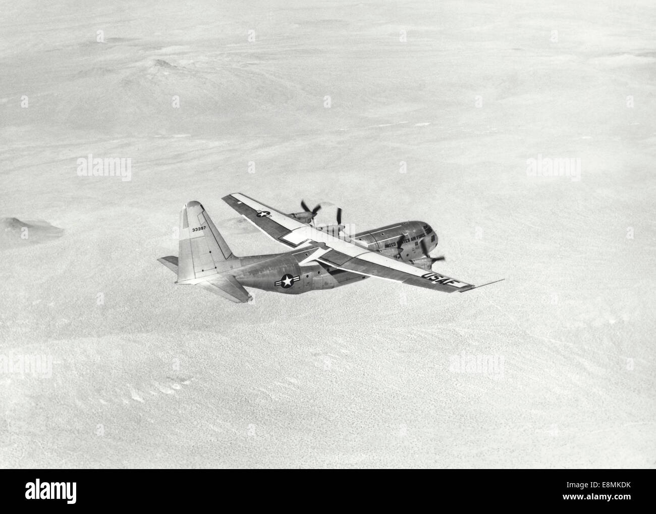 23. August 1954 - archiviert Foto der YC-130 bei seiner Überführungsflug aus Burbank, Kalifornien, zur Edwards Air Force Base, Cali Stockfoto