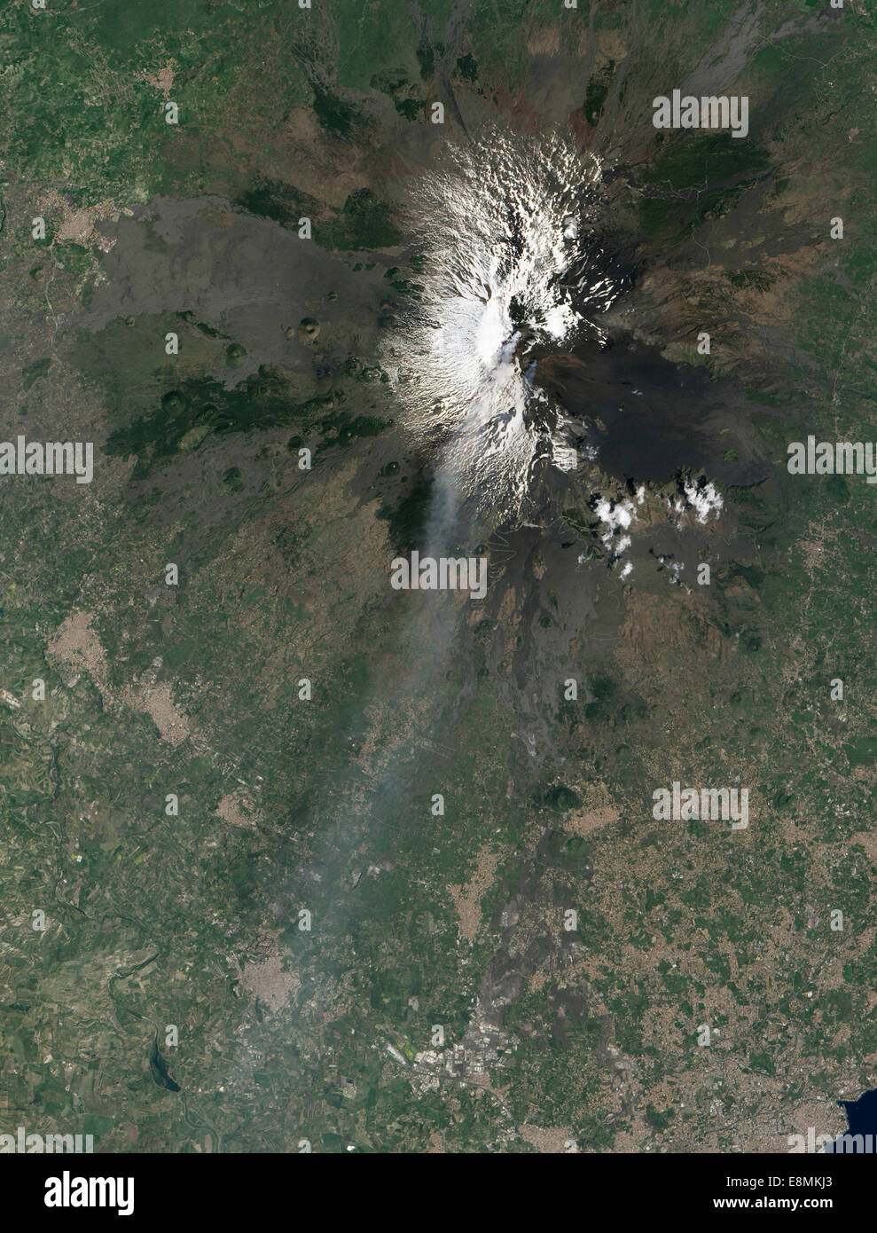 18. April 2013 - Krater nahe dem Gipfel des Ätna Asche und vulkanische Gase kurz vor dem Vulkan elften Par gestreamt Stockfoto