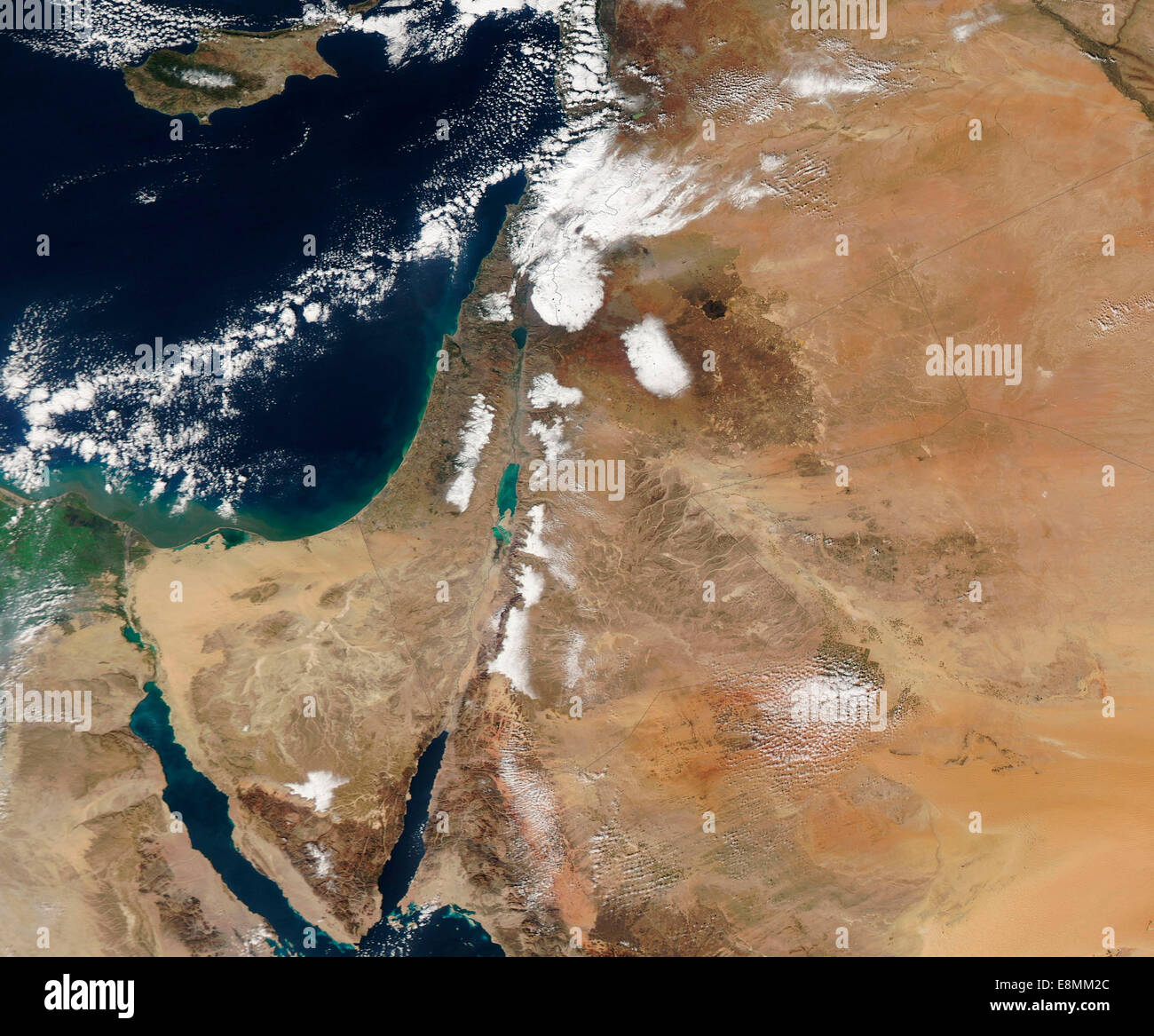 15. Dezember 2013 - Satellitenansicht von einem seltenen Wintersturm in weiten Teilen des Nahen Ostens. Der Schnee ist zum größten Teil beschränken Stockfoto