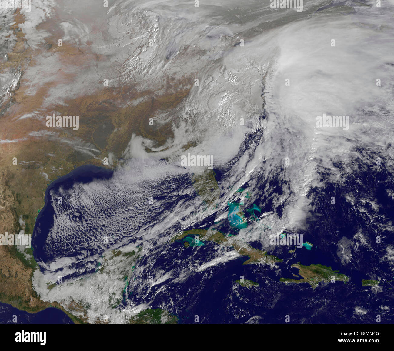 13. Februar 2014 - Satellitenansicht von einem mächtigen Wintersturm Misshandlung Mid-Atlantic und New England Bereiche der Vereinigten Staaten. Stockfoto