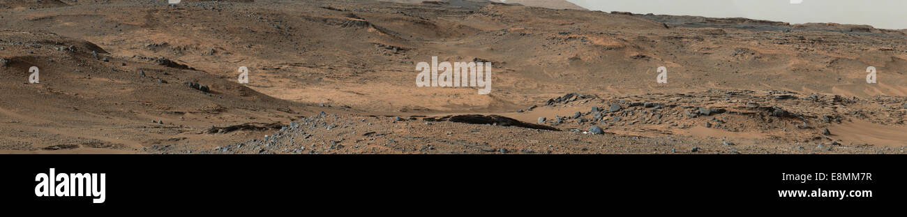 Dieses Bild von der NASA Mars Curiosity Rover zeigt das Amargosa Valley auf der Piste vor Mount Sharp auf dem Mars. Der rover Stockfoto