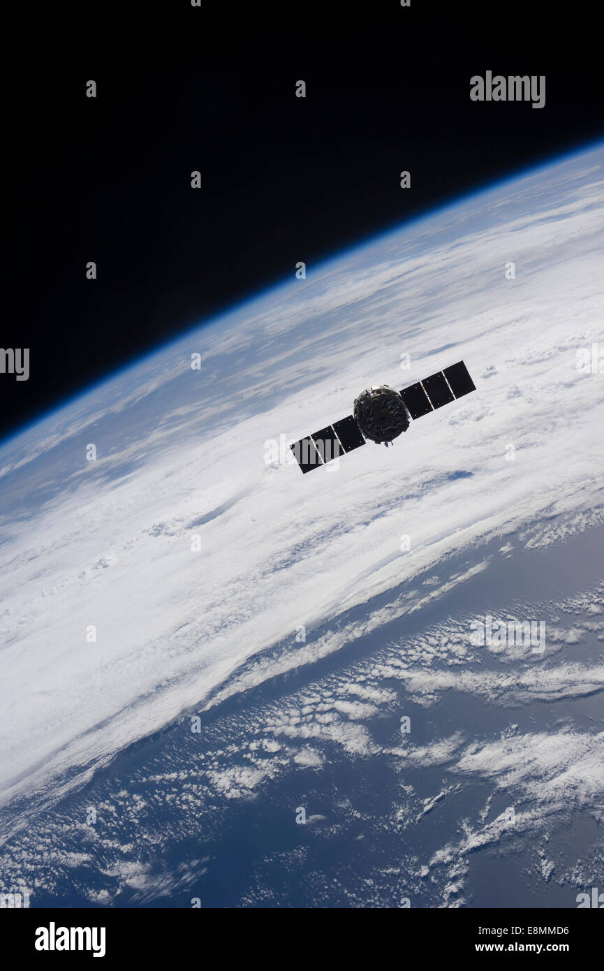 22. Oktober 2013 - beginnt der Orbital Sciences Cygnus kommerzielle Handwerk seine relative Trennung von der International Space Station Stockfoto