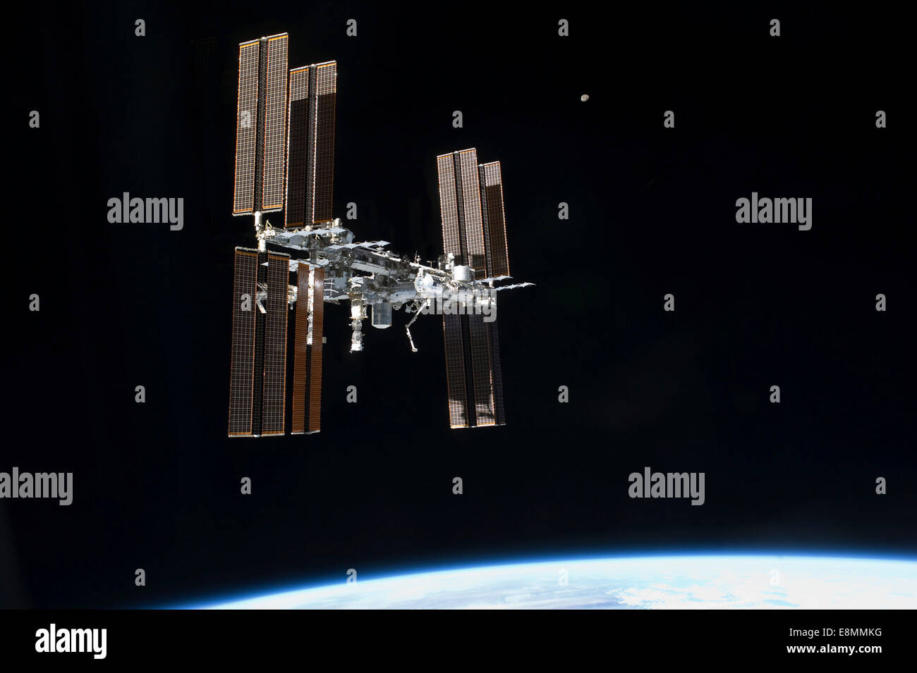 19. Juli 2011 - die internationale Raumstation im Orbit über der Erde. Stockfoto