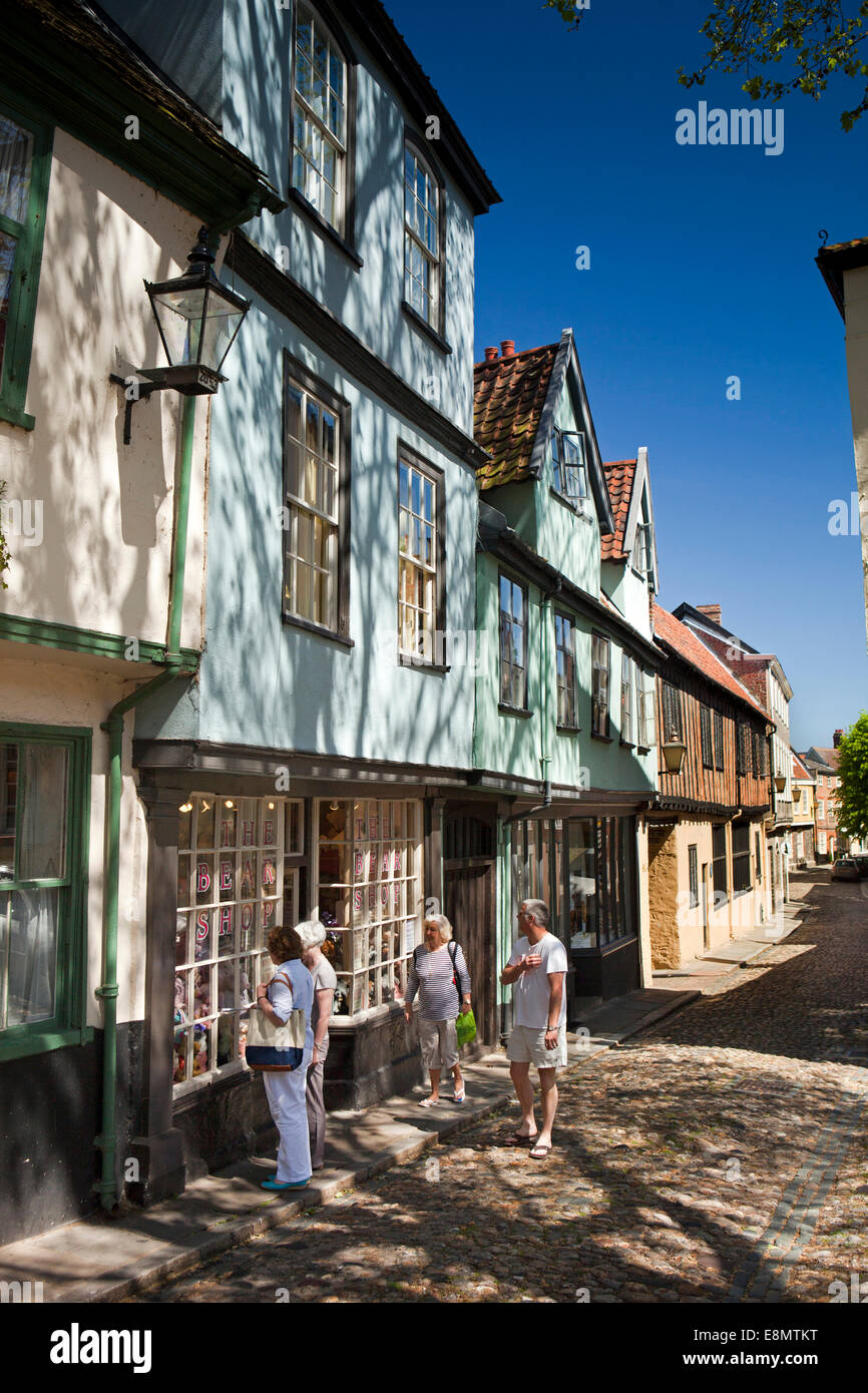 Großbritannien, England, Norfolk, Norwich, Tombland, Elm Hill, historische Pastell lackierten Holz gerahmt Geschäfte Stockfoto