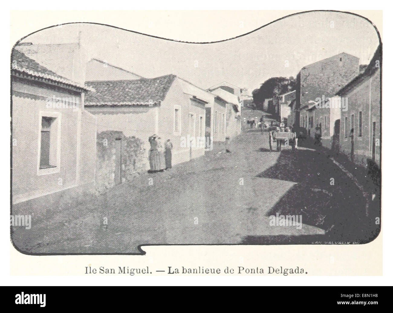 Diese Vintage-Illustration der Insel São Miguel auf den Azoren, die speziell den Vorort Ponta Delgada darstellt, bietet einen Einblick in die städtische und ländliche Landschaft der Region im späten 19. Jahrhundert. Stockfoto